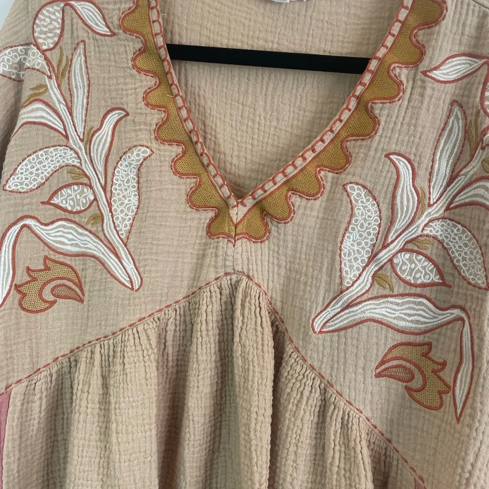 Easel Bohemian Embroidered Blouse in Tan and Pink Size Medium - Picture 7 of 12